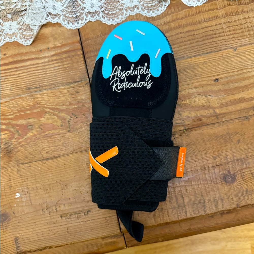 Absolutely Ridiculous sliding mitt